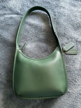 Coach Curve Zip Shoulder Bag